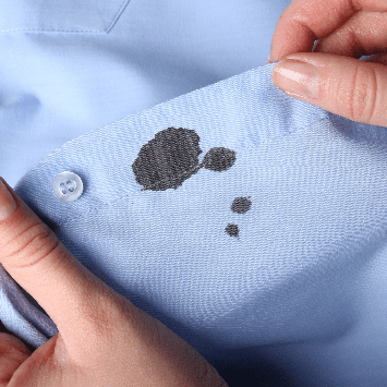 removes stains without damaging clothing fibers